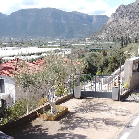 Sabaton - Kyziridi House Apartamento Leonídion