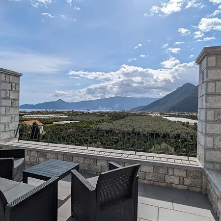 Sabaton - Kyziridi House Leonídion